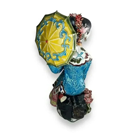 VTG 10" Chinese Porcelain ShiWan Belle Lady Sitting Holding A Parasol Figurine - Picture 7 of 10